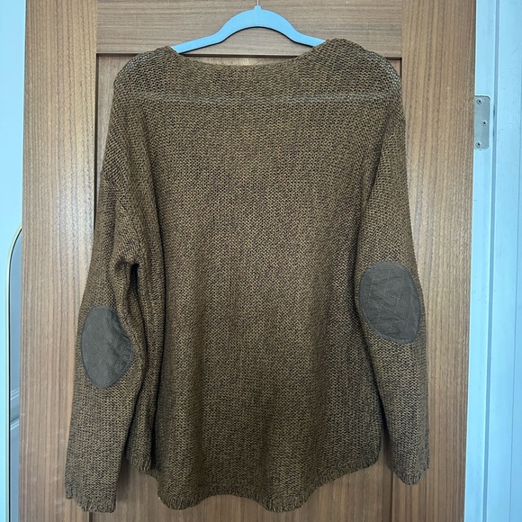 RDI brown high-low sweater 🤎🧶 - Picture 9 of 9
